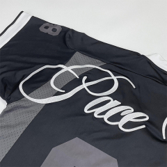 Jersey oversize avec broderie personnalisée et patchwork