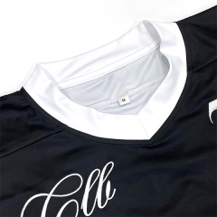 Jersey oversize avec broderie personnalisée et patchwork