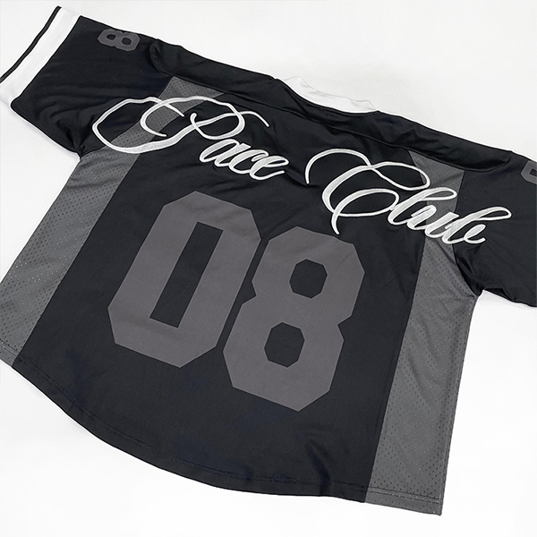 Jersey oversize avec broderie personnalisée et patchwork