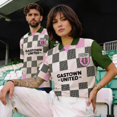 Unisex Retro Checkerboard Soccer Jersey Gastown United Letter Crest Print Green Contrast Collar Spliced Short Sleeve Streetwear Football Shirt