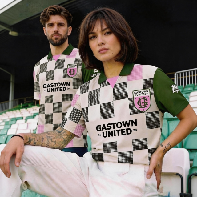 Unisex Retro Checkerboard Soccer Jersey Gastown United Letter Crest Print Green Contrast Collar Spliced Short Sleeve Streetwear Football Shirt