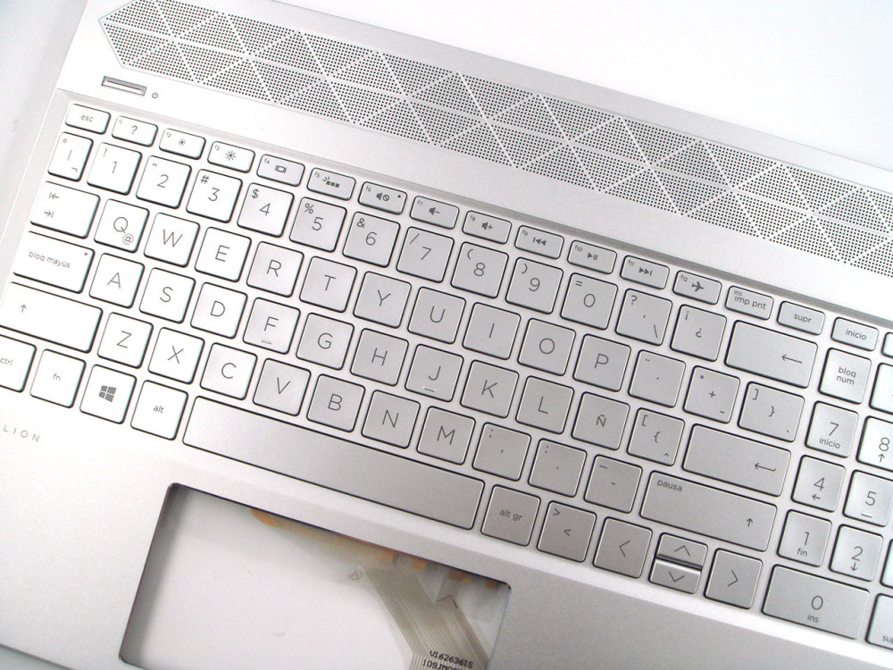 New-Orig HP Pavilion 15-CS 15-CW 15.6" Palmrest Keyboard Bezel Latin-Spanish Backlit Keyboard Silver L24752-161 EBG7B015010