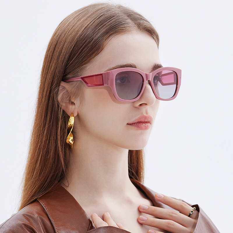 LEKE Fashionable large frame polarized outdoor sunglasses 19011