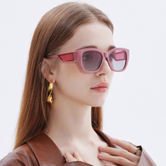 LEKE Fashionable large frame polarized outdoor sunglasses 19011