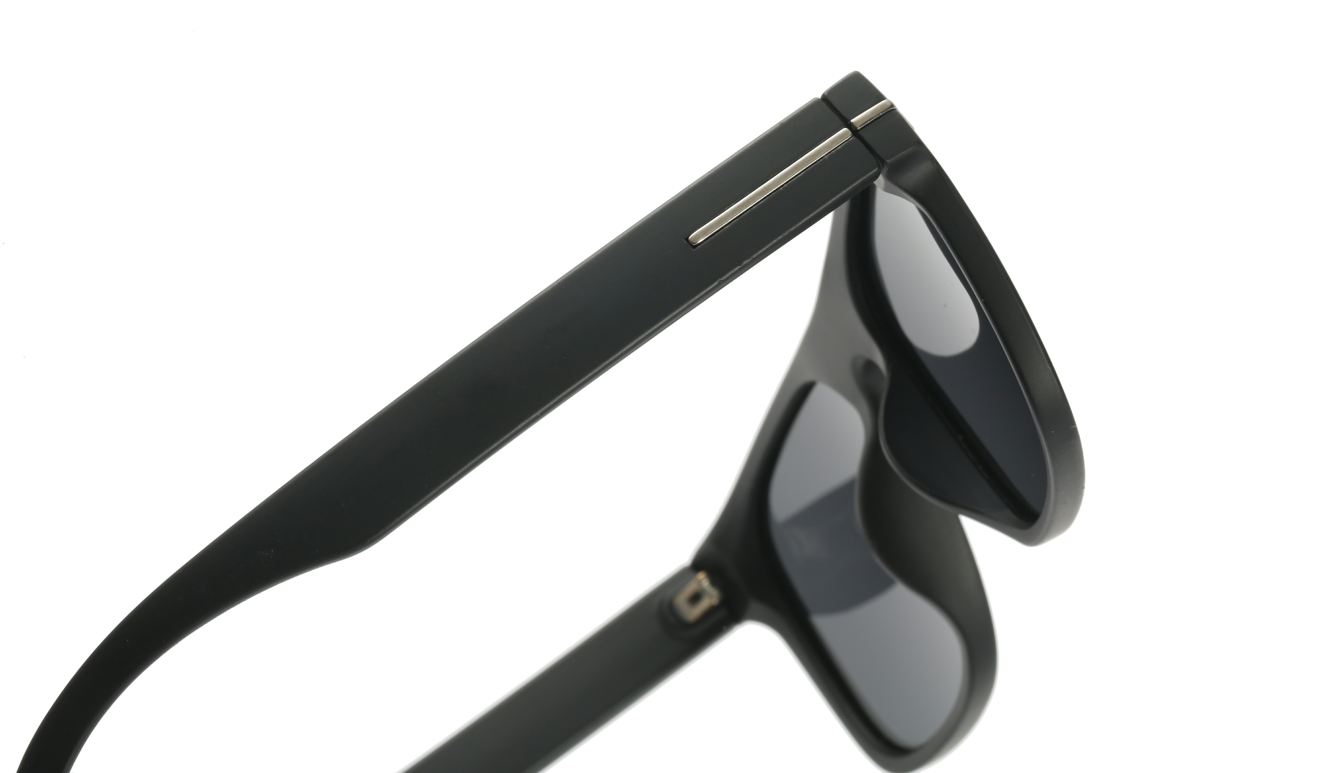 Enrique Cavaldi Metallic Stripe Embellished Polarized Sunglasses 9728