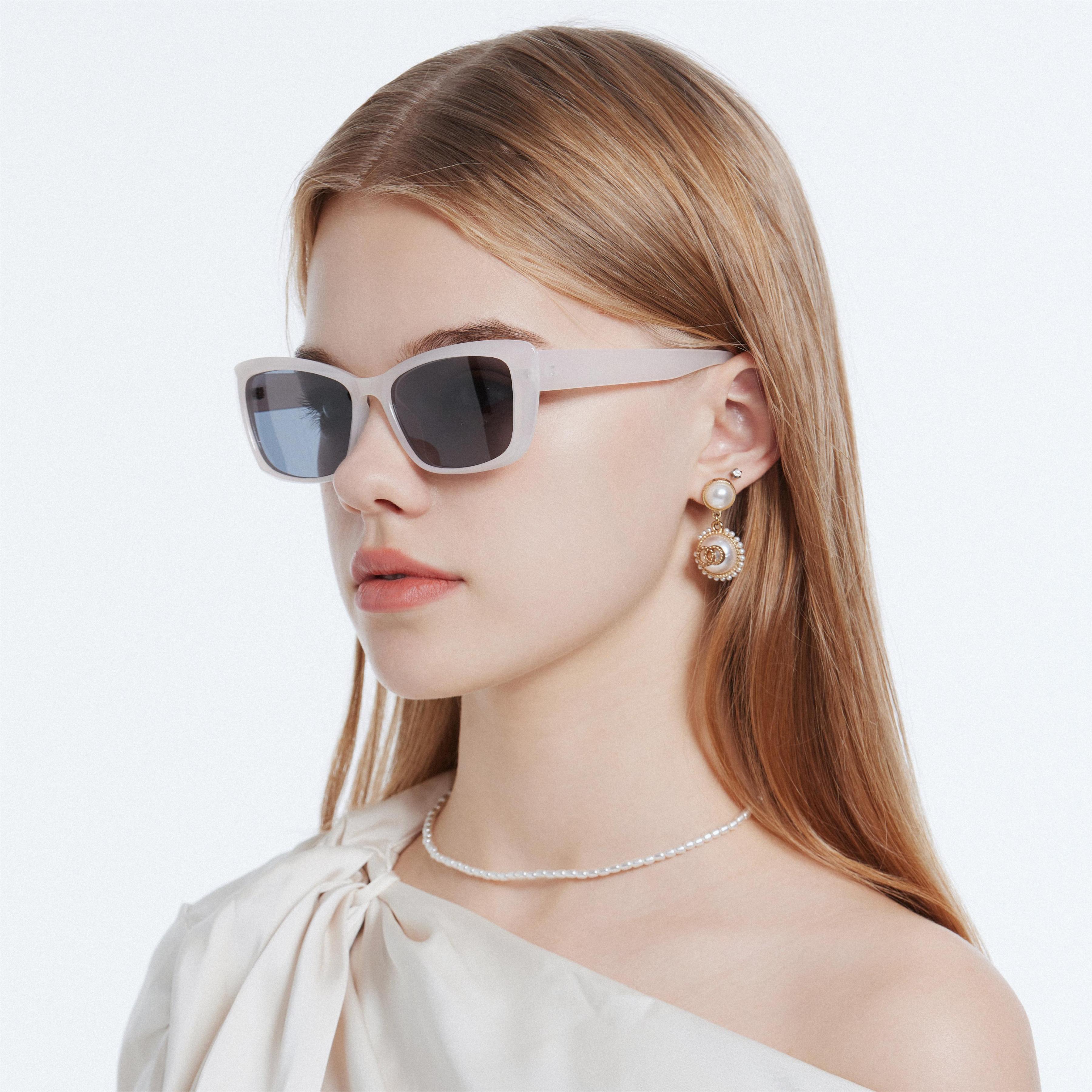 LEKE Polarized Sunglasses Fashionable small rectangle 26012