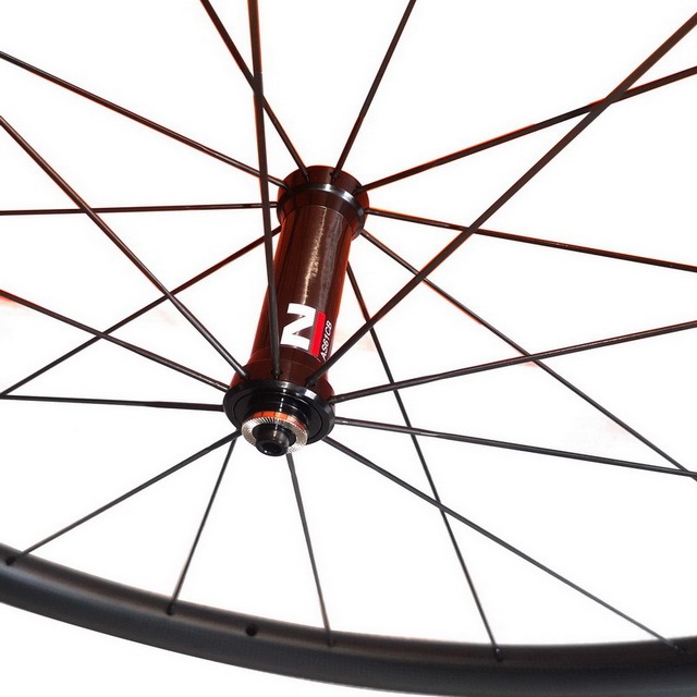 Carbon road bike wheels 30mm profile 25mm width novatec carbon hub