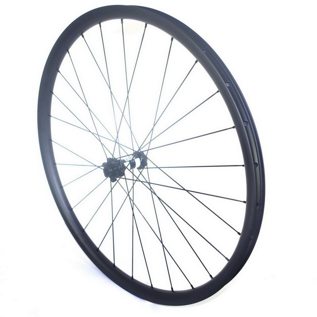 Asymmetrical 29ER Light MTB Carbon Wheels 33mm External Width 25mm Profiles Tubeless DT 350s Hub Boost Through Axle