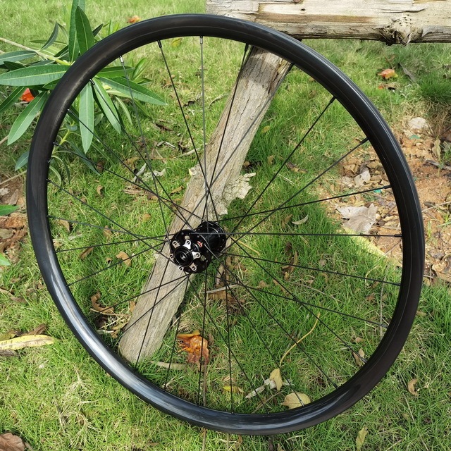 29ER Asymmetrical MTB Carbon Wheels 33mm 30mm Width 25mm Profile Super Light