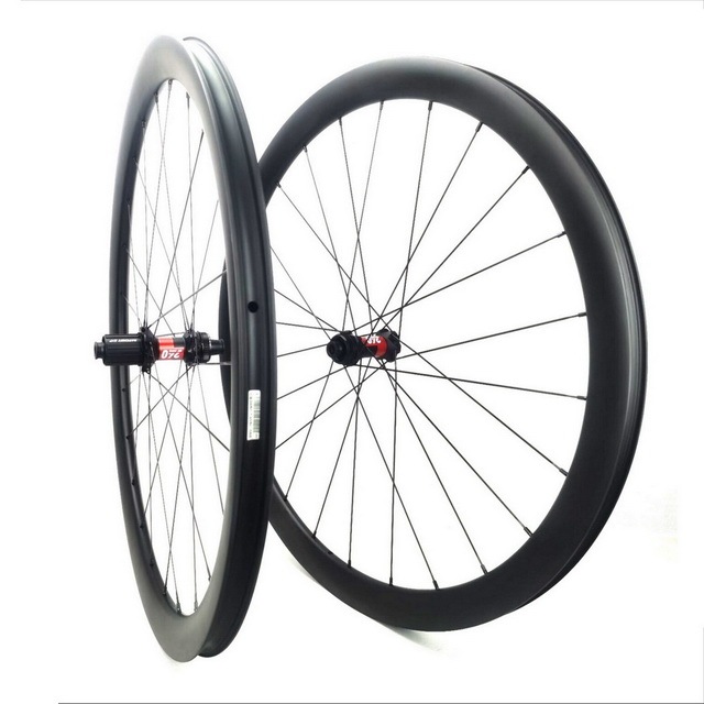 Ultra Light Gravel Carbon Wheels 30mm External Width DT 240 EXP Hub