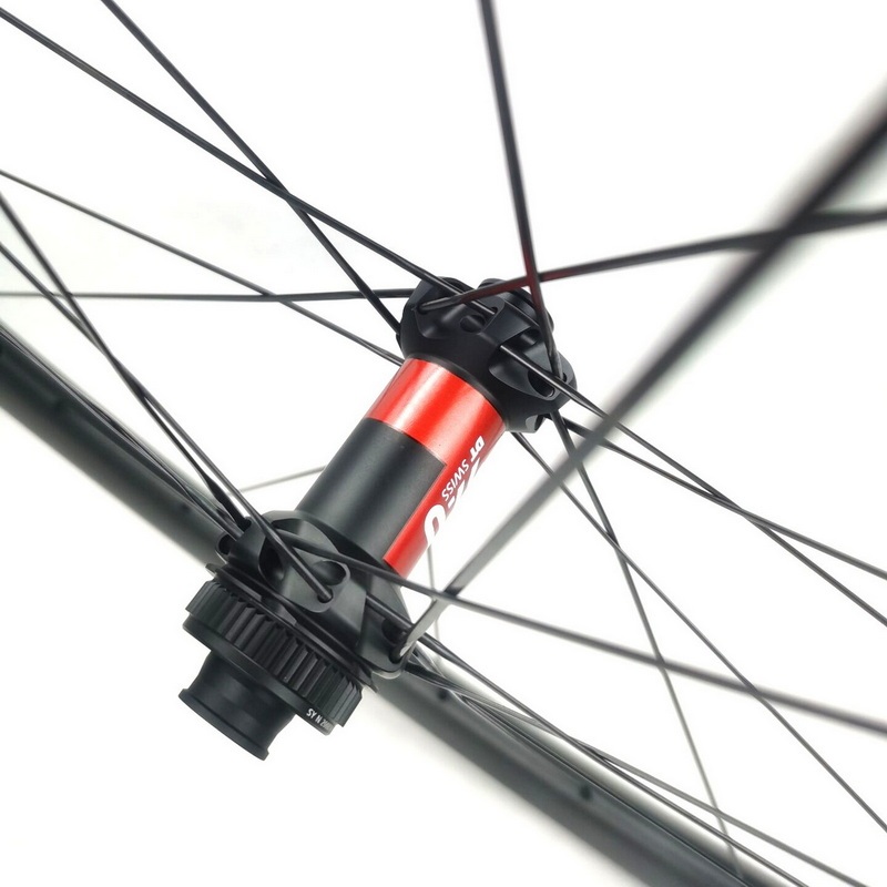 Ultra Light Gravel Carbon Wheels 30mm External Width DT 240 EXP Hub