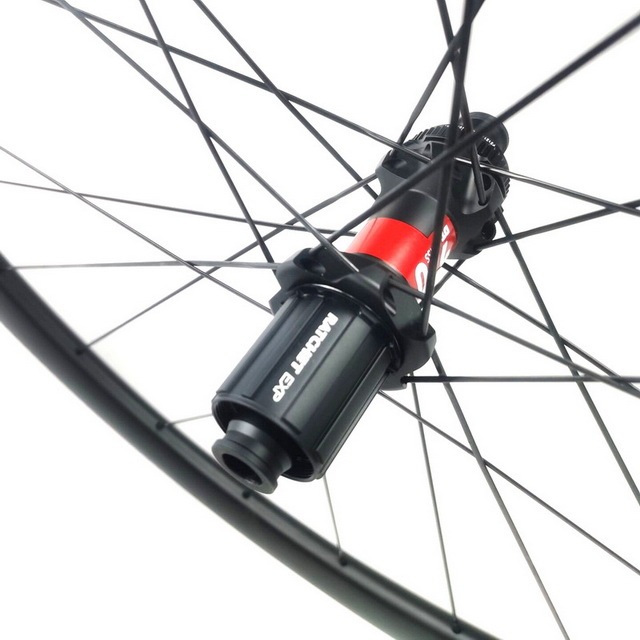 Ultra Light Gravel Carbon Wheels 30mm External Width DT 240 EXP Hub