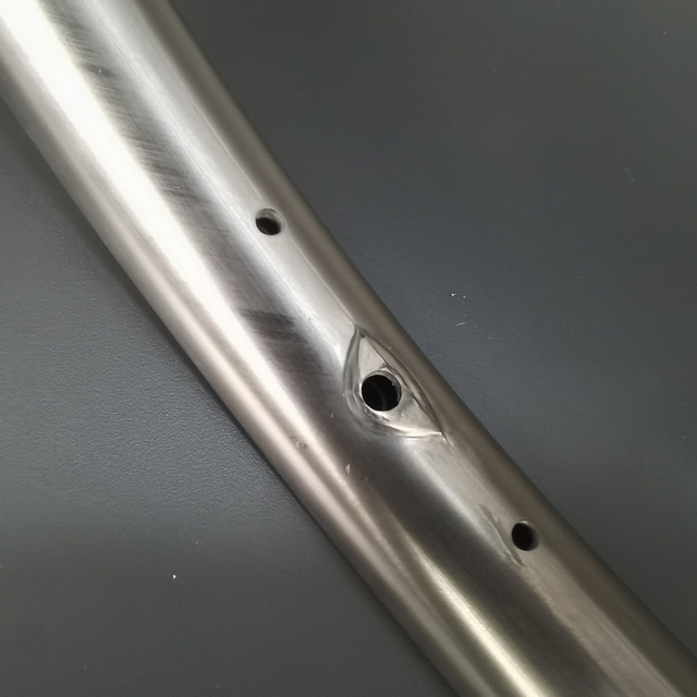 Super Light Low Profile 29ER MTB Carbon Rims 34mm External Width 28mm Internal Width Tubeless Hookless, Asymmetrical or Non Asymmetrical