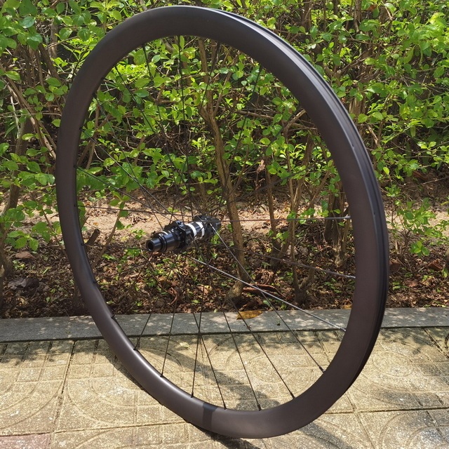 Light Weight Gravel Carbon Wheels Tubeless 30mm Width 24mm Internal Width DT 350S Hub  Disc Brake 11S 12S XDR