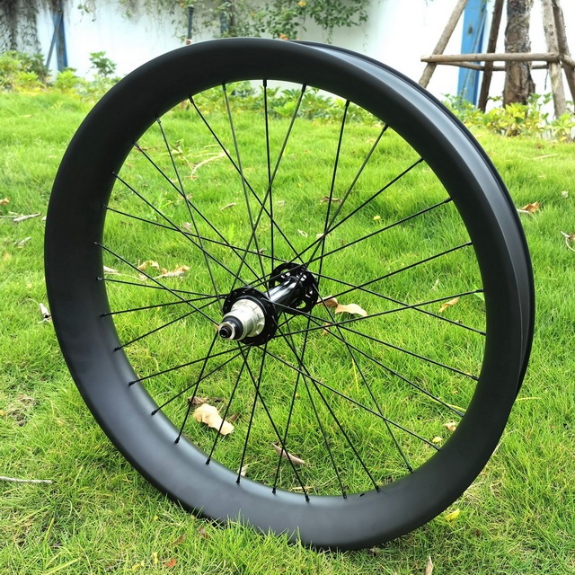 26ER Fat Bike Carbon Wheelset 90mm Width Tubeless Hookless 85mm Internal Width Through Axle