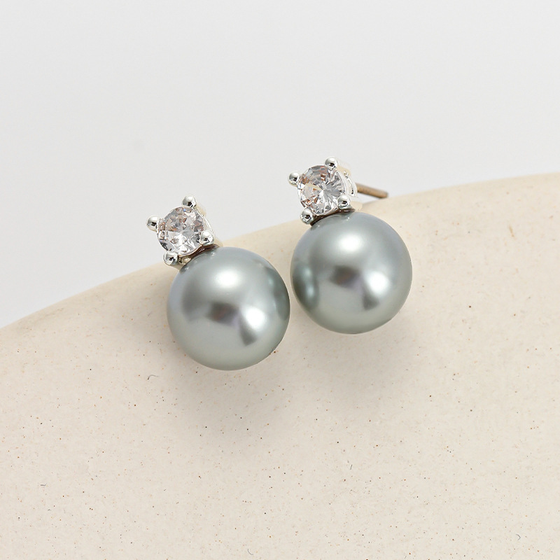 Classic Pearl Earrings 