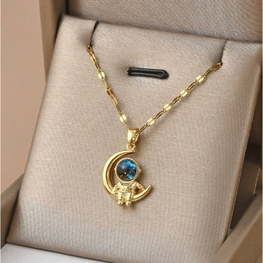 Starry sky planet light luxury temperament gorgeous full diamond necklace female versatile clavicle necklace temperament light luxury niche design