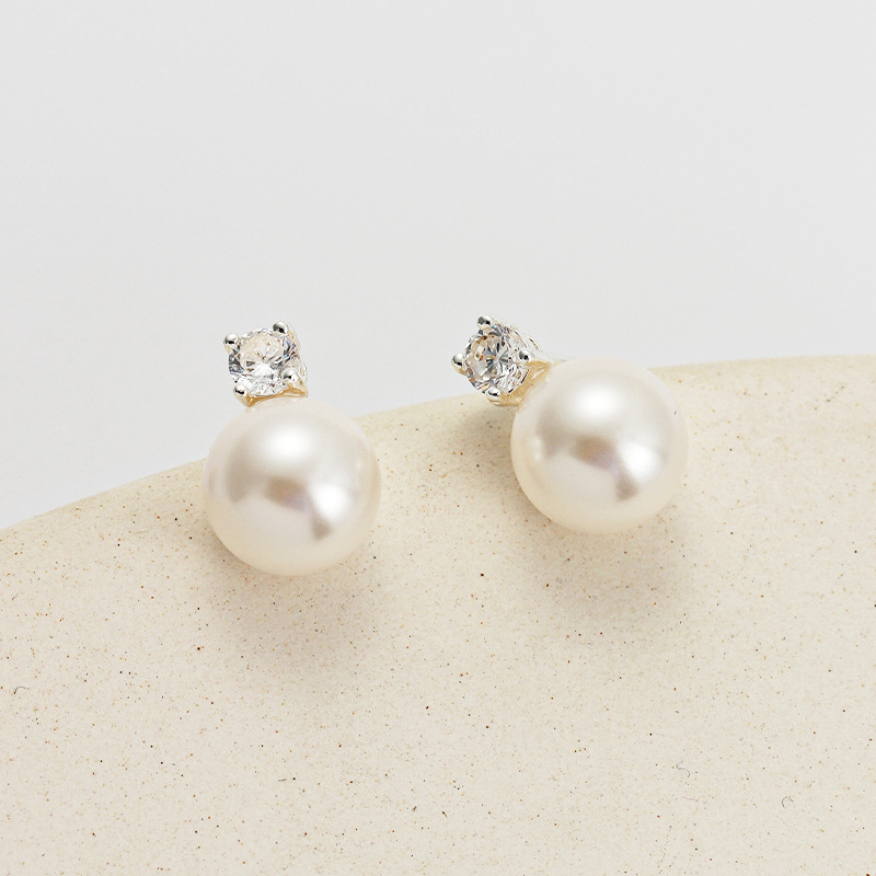 Princess Diana-Inspired Classic Pearl Earrings 