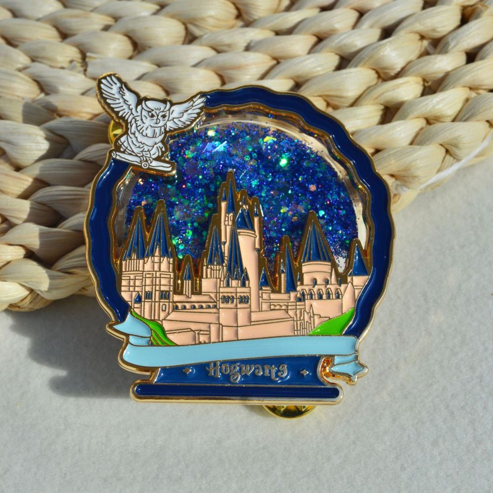 Magic Academy Metal Brooch Magic Castle Quicksand Badge Creative Schoolbag Accessories Pin