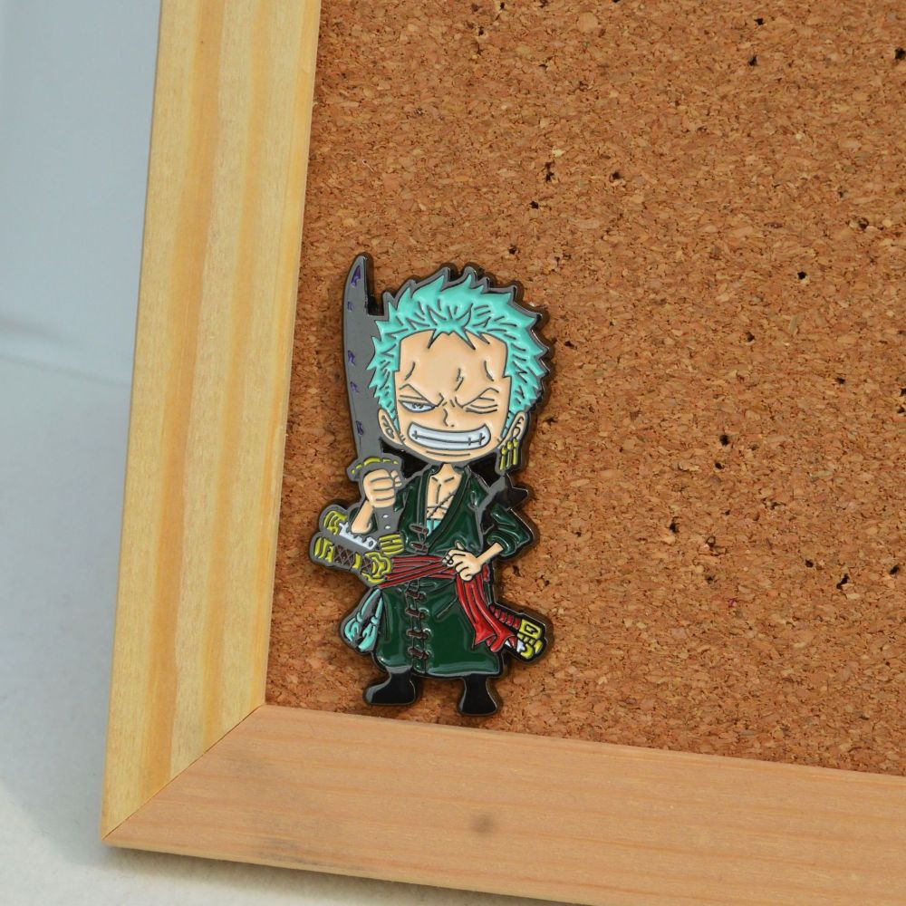 One Piece metal brooch Luffy Zoro Robin Nami Chopper Sanji Usopp schoolbag accessories pin