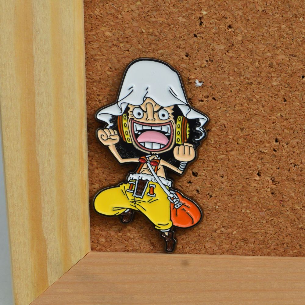 One Piece metal brooch Luffy Zoro Robin Nami Chopper Sanji Usopp schoolbag accessories pin