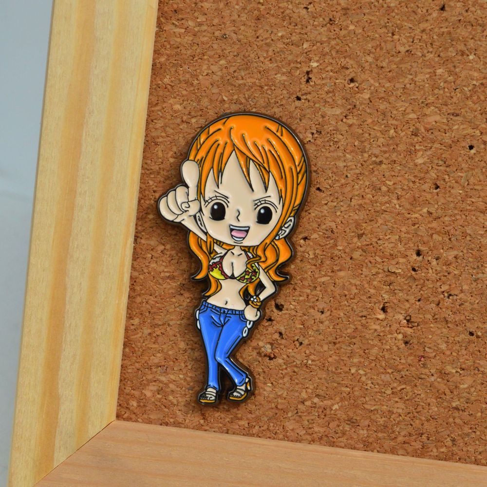 One Piece metal brooch Luffy Zoro Robin Nami Chopper Sanji Usopp schoolbag accessories pin