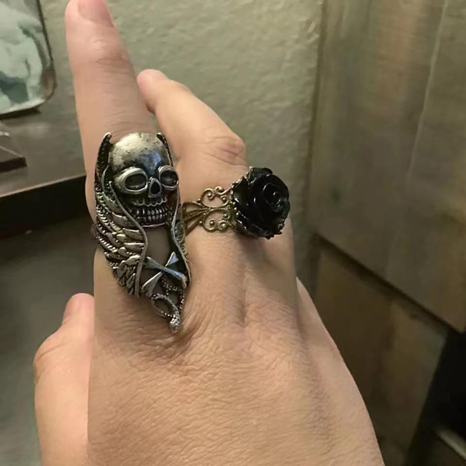 European and American alloy retro punk style long ring rock skull ring manufacturers hot selling spot wholesale