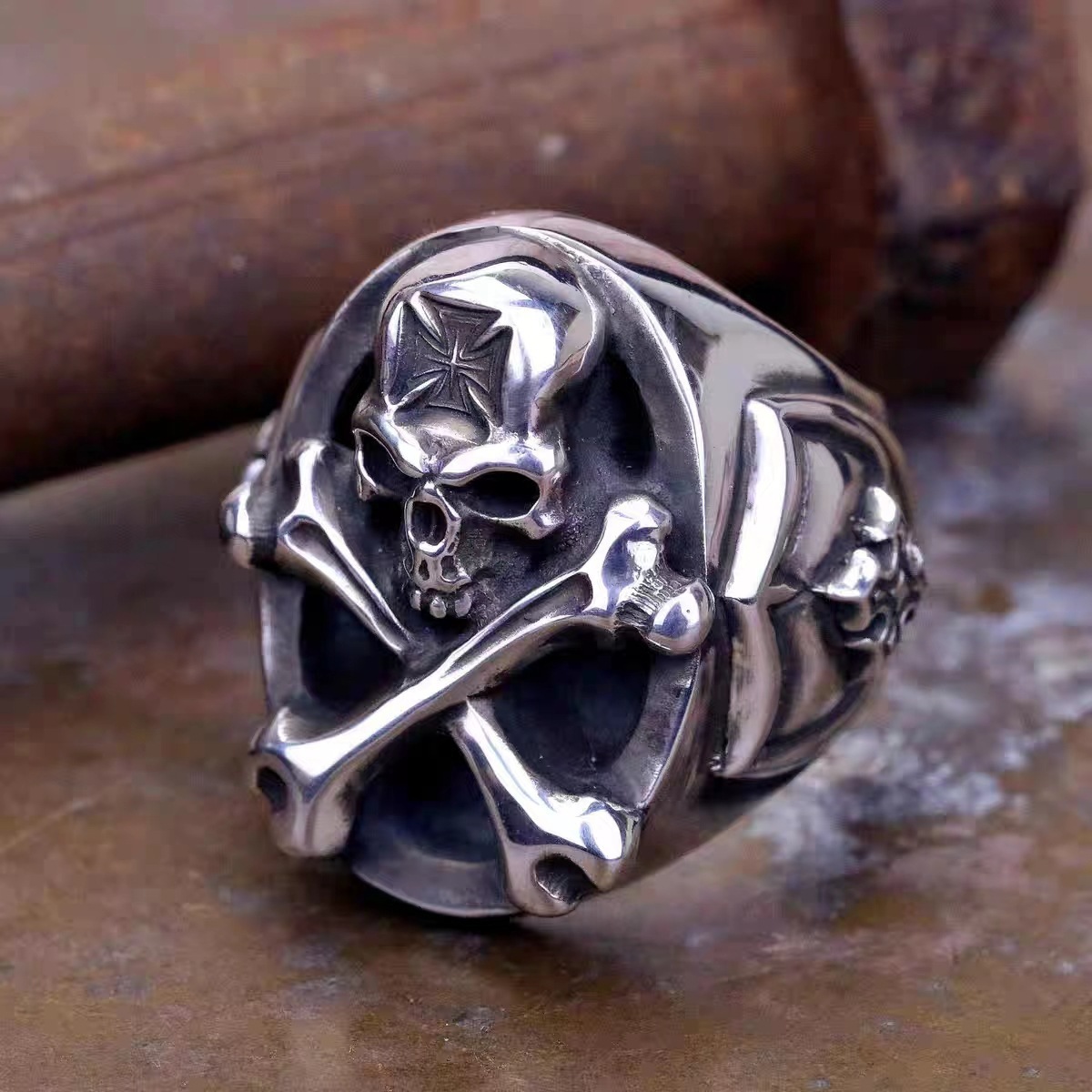 Retro Heavy Design Skull Ring – Statement Alloy Index Ring for Men | Bold, Fashion-Forward Accessory Inspired by Vintage Style