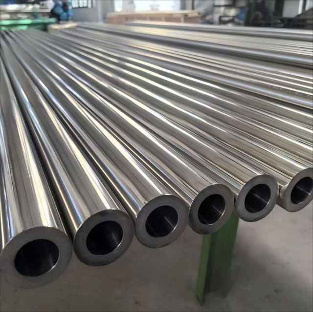 304/304L Stainless Steel Pipe & Tube – Seamless and Welded