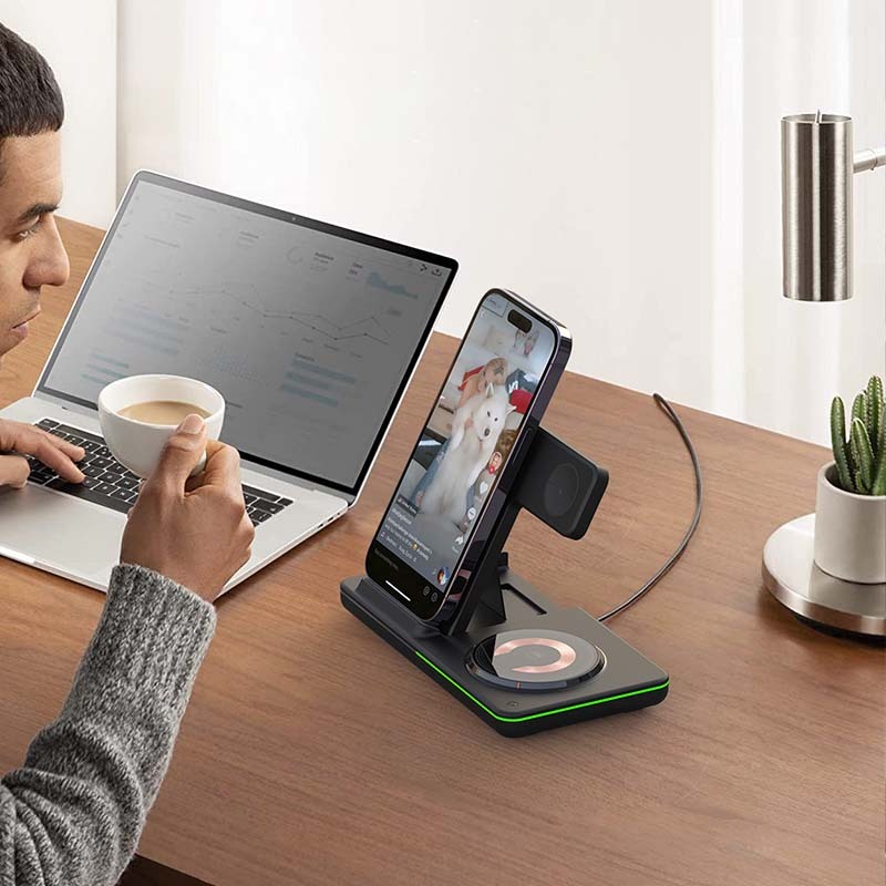 New Arrivals Portable 3 in 1 Wireless Charger Foldable 15W Fast Charging Stand Holders Station