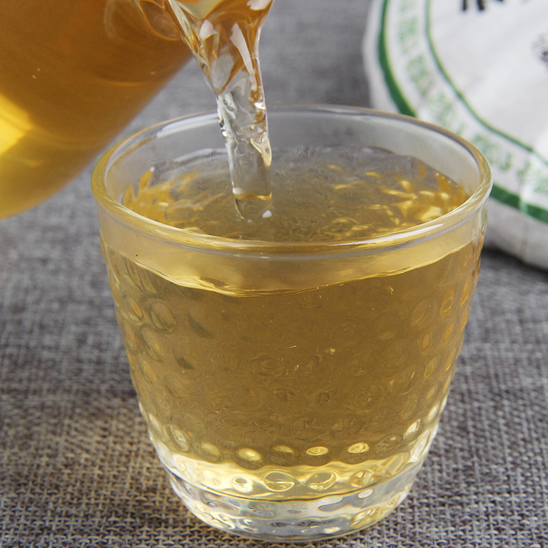 2017 Raw Material Press Yunnan Arbor Menghai Qizi Cake Collection Pu'er Tea Chen Xiang Sheng Tea