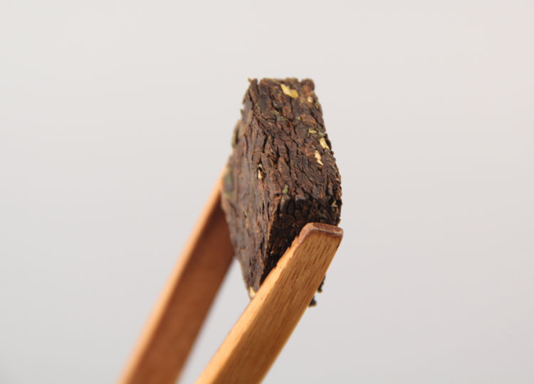 2023 Early Spring Pu'er Cooked Tea with Strong Aroma and Glutinous Fragrance Bricks