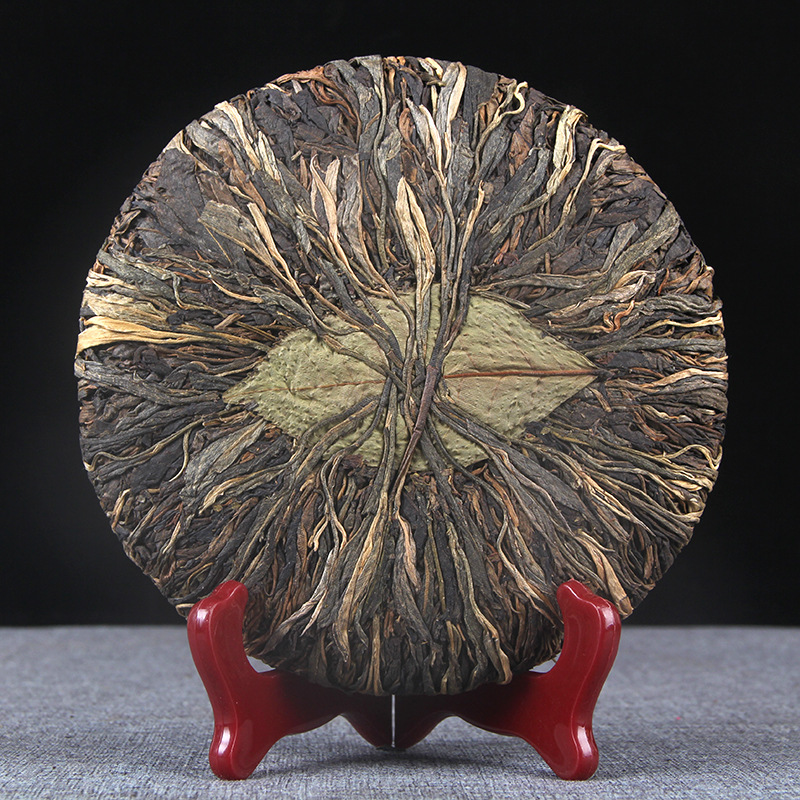 2018 Yongde Daxueshan Ancient Tree Tea Handle Tea Hand Handle Tea 400g Pu'er Raw Tea