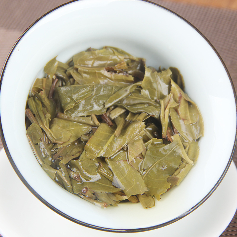 2021 Icelandic Tree Raw Tea Cake Spring Tea Pure Sweet New Tea Mengku Pure Ingredients Tea Pu'er Tea Cake Seven Seed Cake Tea