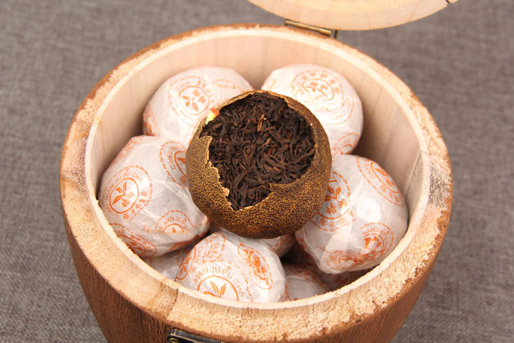 Pu erh tea, cooked tea, Xinhui specialty, citrus Pu tea, aged orange Pu tea, 420g wooden barrel