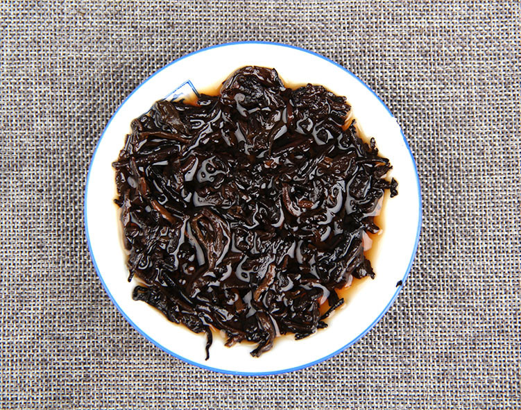 2017 Pu'er Cooked Tea Icelandic Golden Bud Ancient Tree Pure Material Golden Pu'er Tea Cake