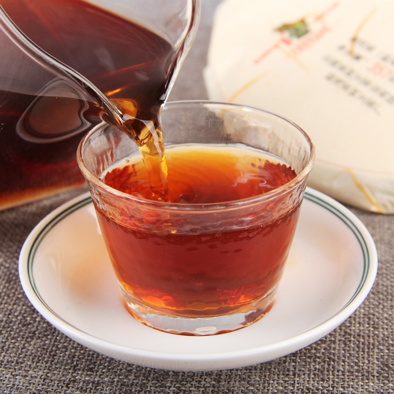 2018 Yunnan Pu'er Menghai Qizi Cake Tea Menghai Gong Cake Cooked Tea 357g Pu'er