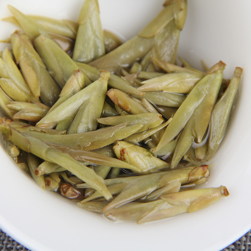 Yunnan spore Pu'er loose tea 2022 Mingqian white bud bud tea loose tea 150g bag