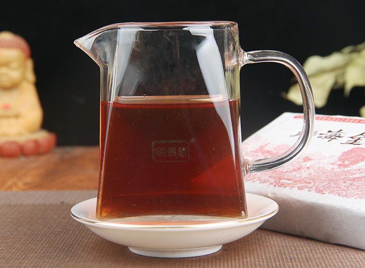 2015 Raw Material Yunnan Pu'er Tea Mature Tea Menghai Golden Brick Ancient Tree Aged and mellow Pu'er Tea 250g