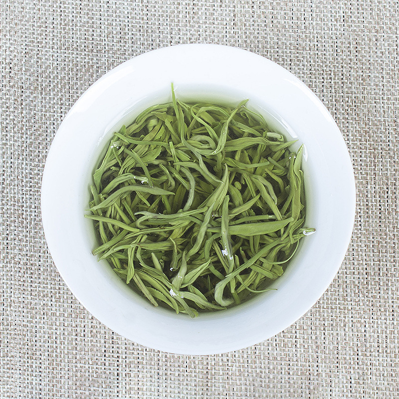 Biluochun green tea with strong aroma early spring buds