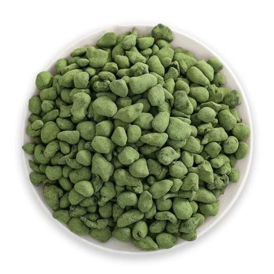 Ginseng tea is made from Taiwan's high mountain oolong tea, mixed with American ginseng leaf powder, with a dark green and tightly knotted appearance and a granular shape; The particles are evenly distributed, with a refreshing and fragrant taste, and the