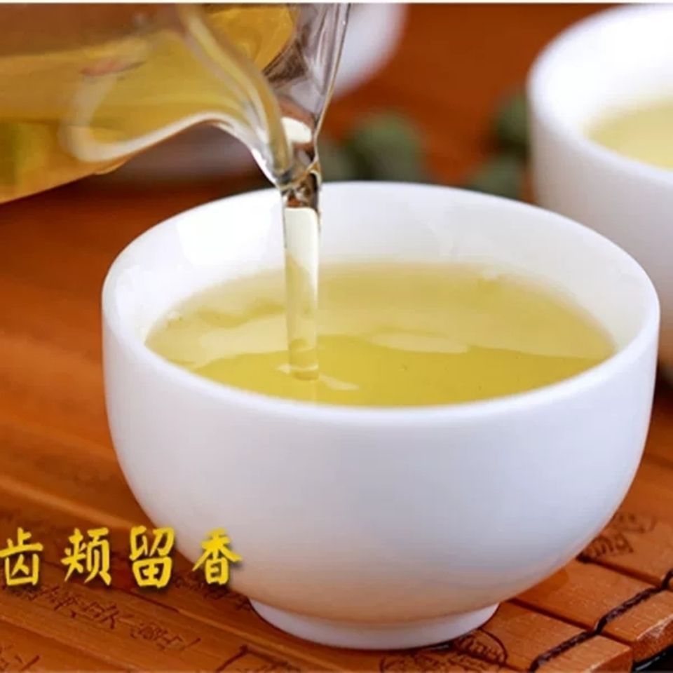 Ginseng tea is made from Taiwan's high mountain oolong tea, mixed with American ginseng leaf powder, with a dark green and tightly knotted appearance and a granular shape; The particles are evenly distributed, with a refreshing and fragrant taste, and the