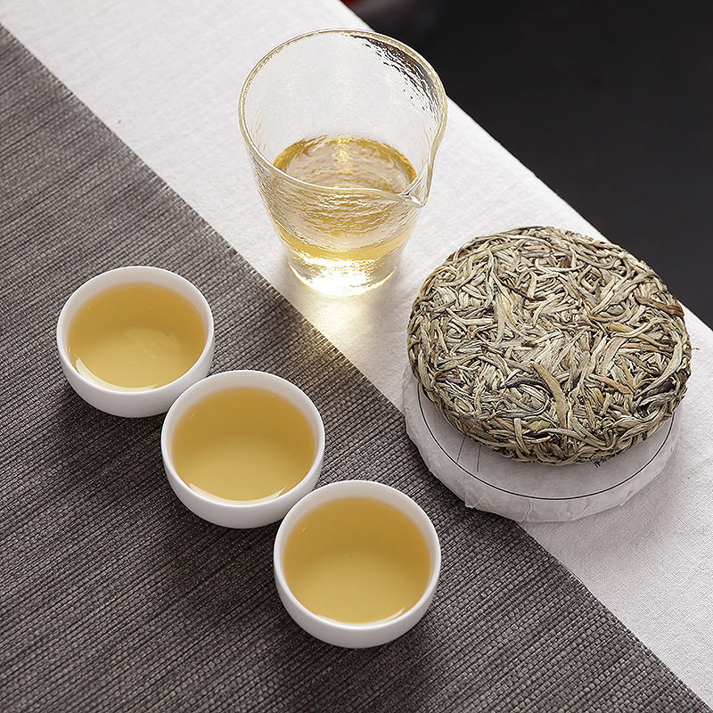 2024 100g White Hair Silver Needle Yunnan Small Cake Moonlight White Old White Tea