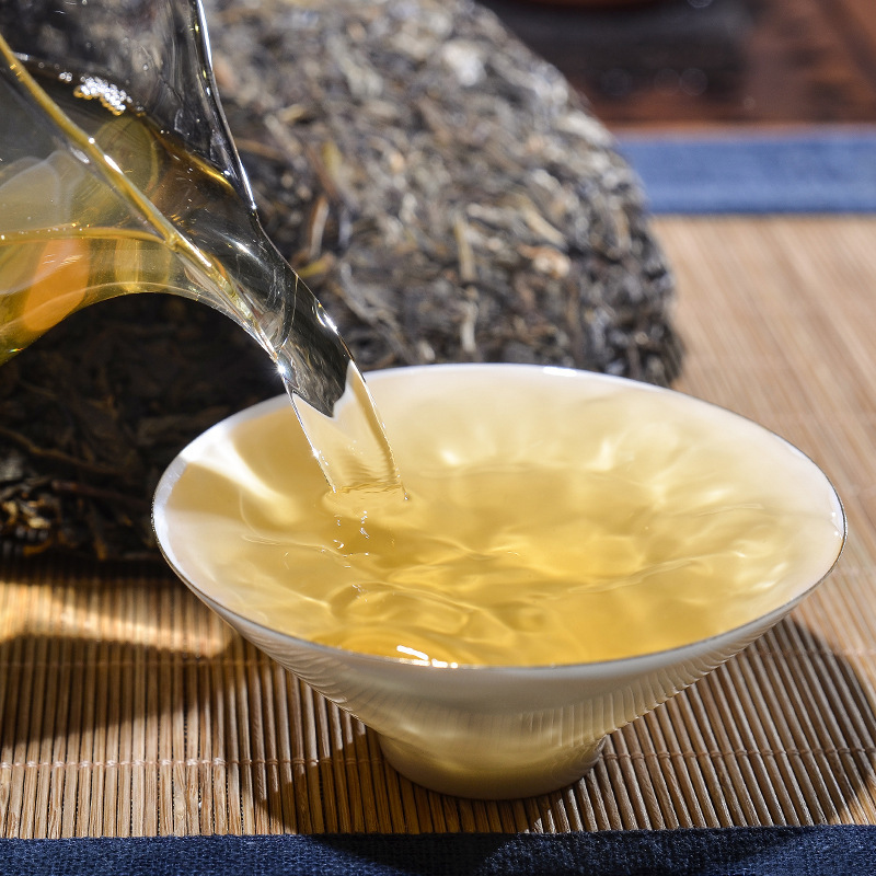 Yibang Pu'er Tea Raw Tea Cake 357g