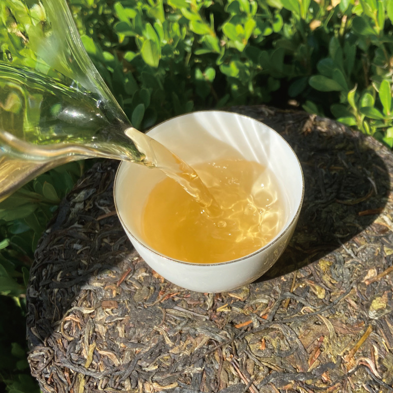 Yanchu Tea Industry Yunnan Pu'er Tea Raw Tea 357g Lao Ban Zhang Da Ye Tea Cake Tea