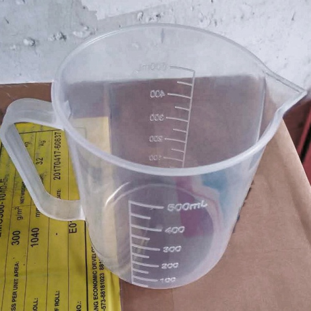 Hardner Measuring Bottle