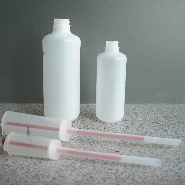 Hardner Measuring Bottle