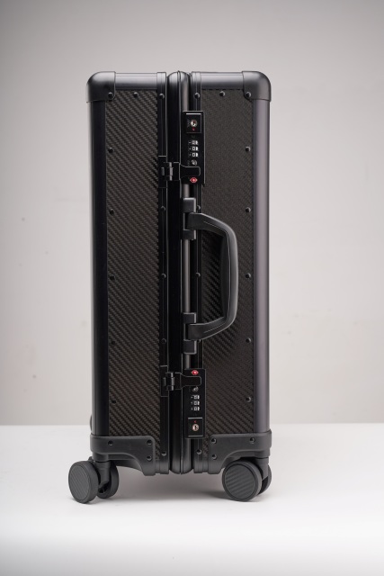 Durable Carbon Fiber Luggage for Business and Daily Life