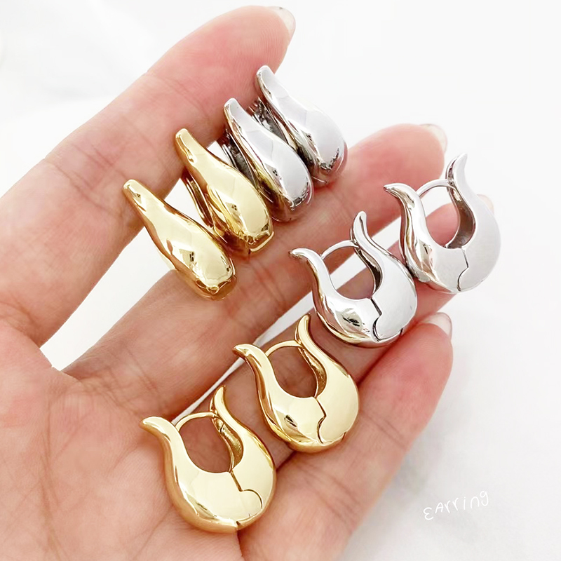 Jumbo Thick Tulip Shape Hoop Earring , Brass/Copper Based with 18K Real Gold Plated