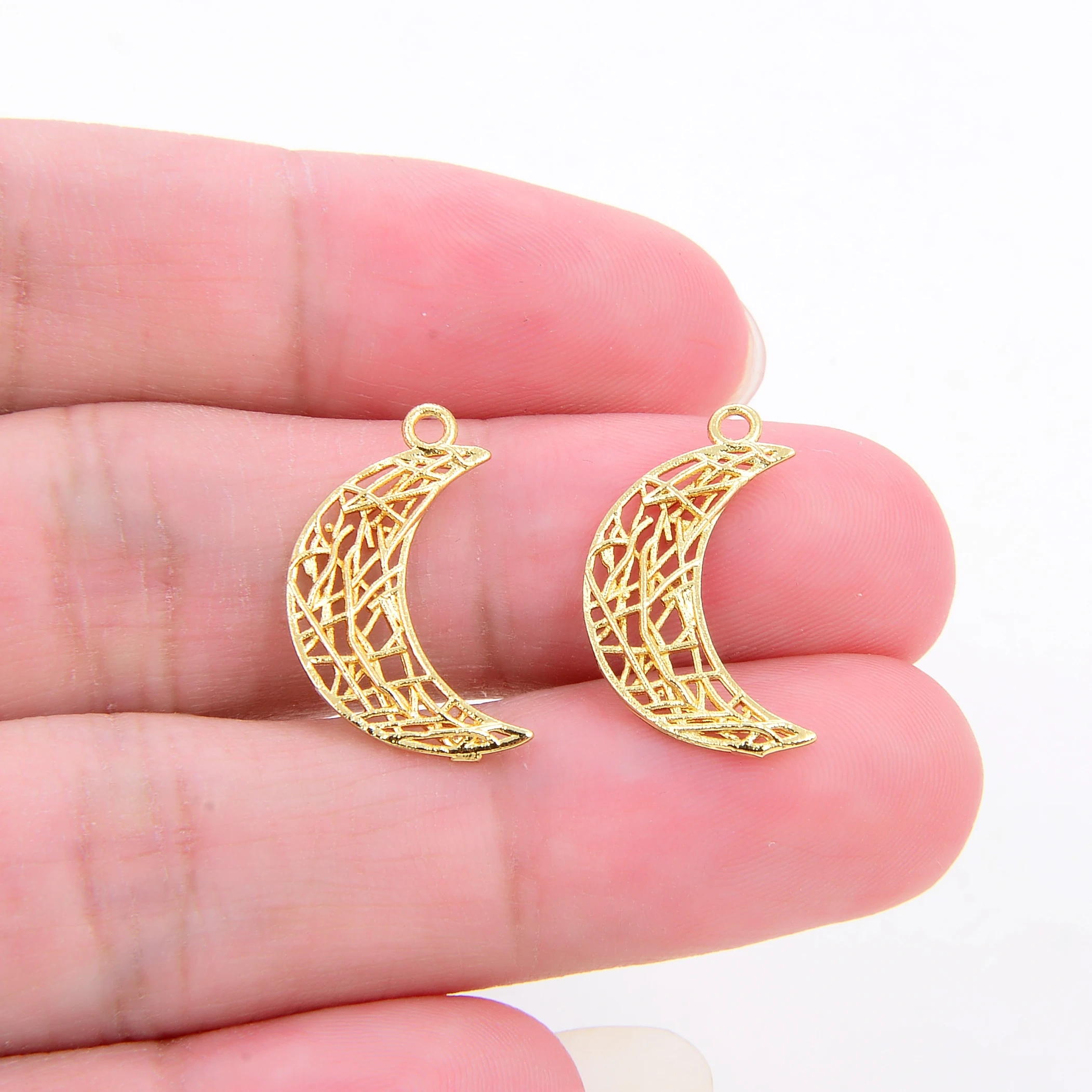 Oval dount star moon hand metal wire weaving style charm pandent attachment in gold colour ,jewelry necklace bracelet making